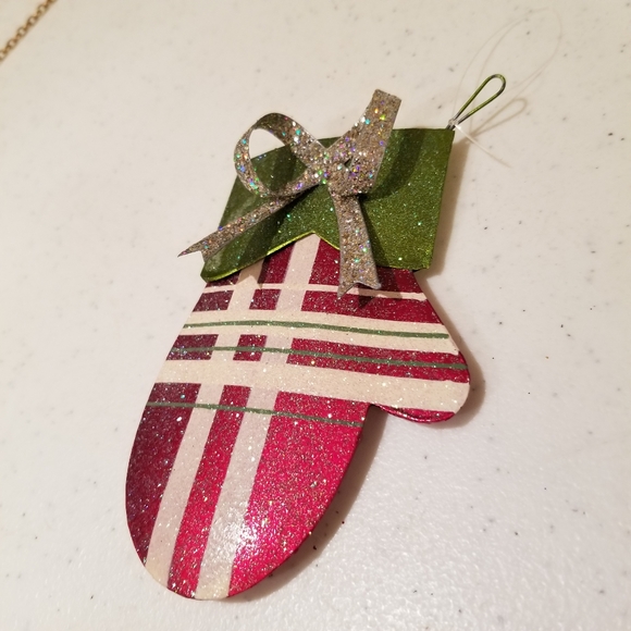 Old World Chistmas Mitten Ornament - Picture 2 of 4